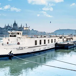 Onriver - Ms Cezanne Budapest